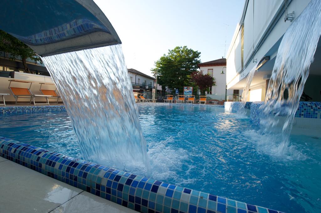 Hotel Lido Cattolica Buitenkant foto