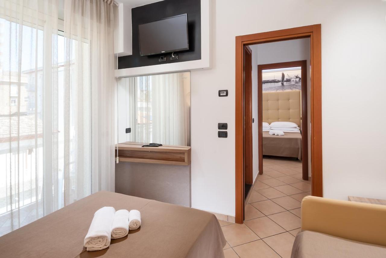 Hotel Lido Cattolica Buitenkant foto