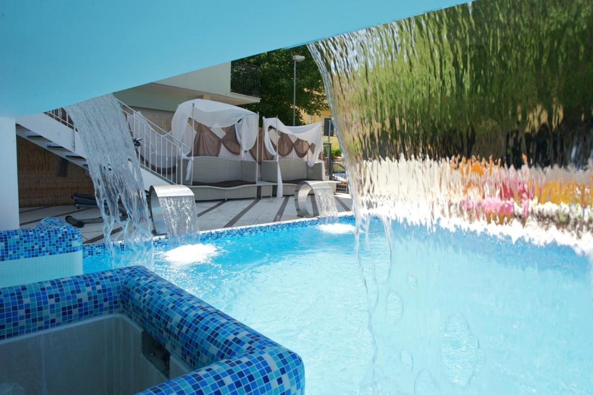 Hotel Lido Cattolica Buitenkant foto